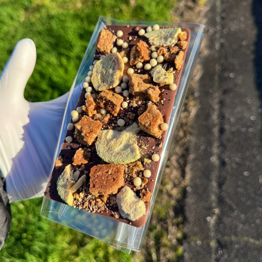 *Rare find* Feijoa Crumble bar 🍃